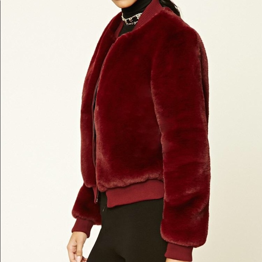 PINK FAUX FUR BOMBER JACKET FOREVER 21 ☀️